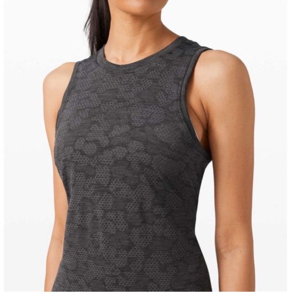 Lululemon Breeze by muscle tank NWOT Size:6 - Picture 2 of 8